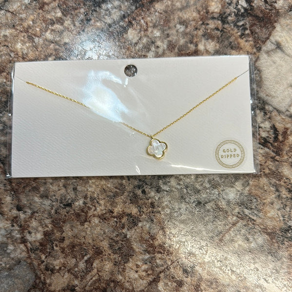 Small clover necklace